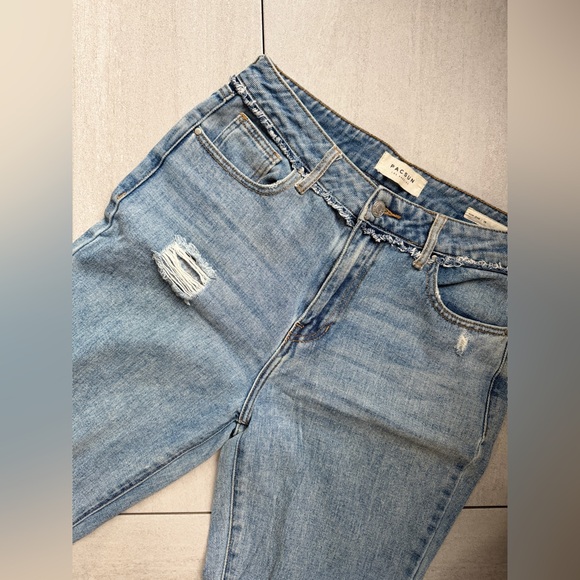 Distressed pacsun mom jeans - Picture 6 of 13